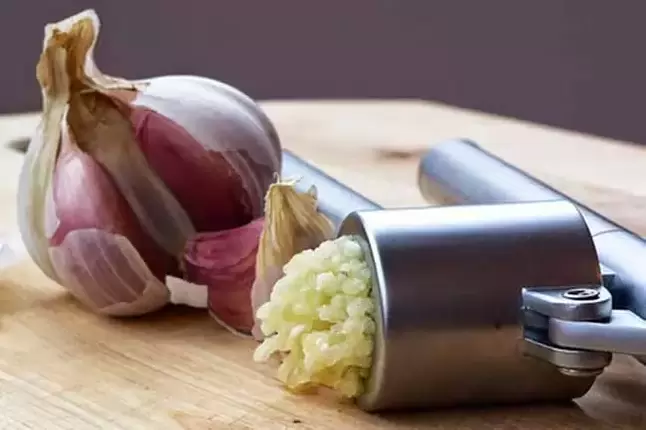 Garlic for making potions that boost potency